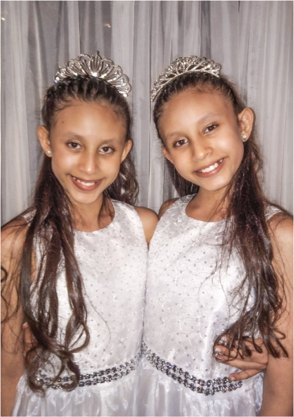 Isabella Ilona y Sarita Loana Vega Morales